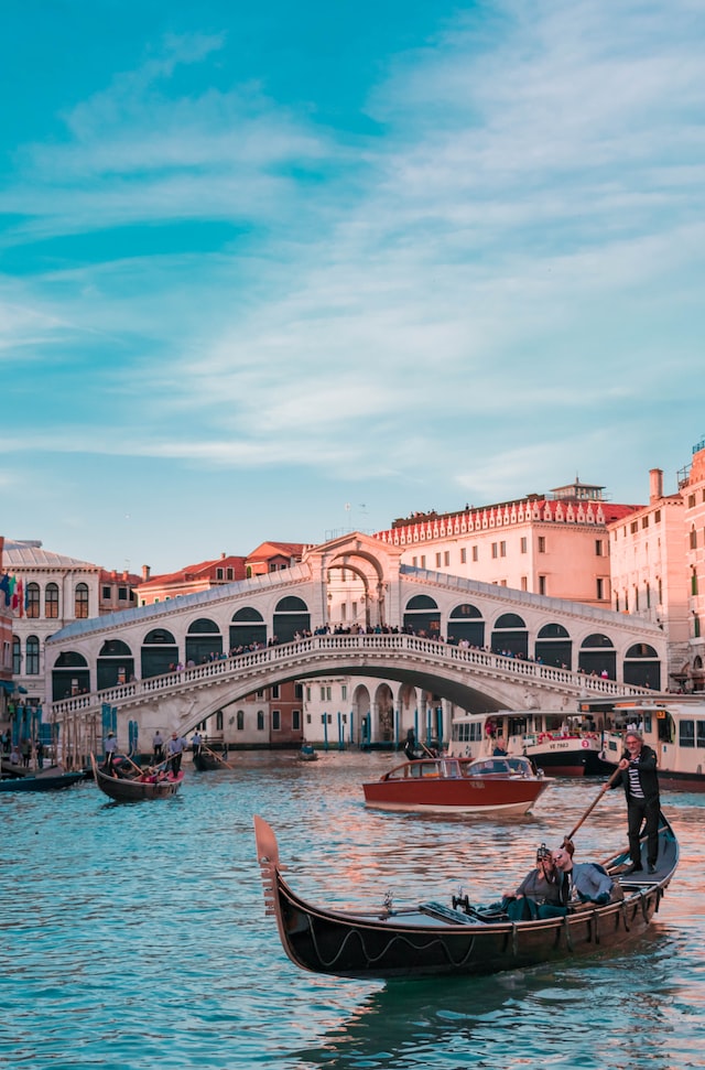 Rialto-bron-Venezia-Italien